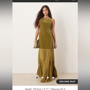 Absolutely stunning NWT velvet godet golden olive gown.